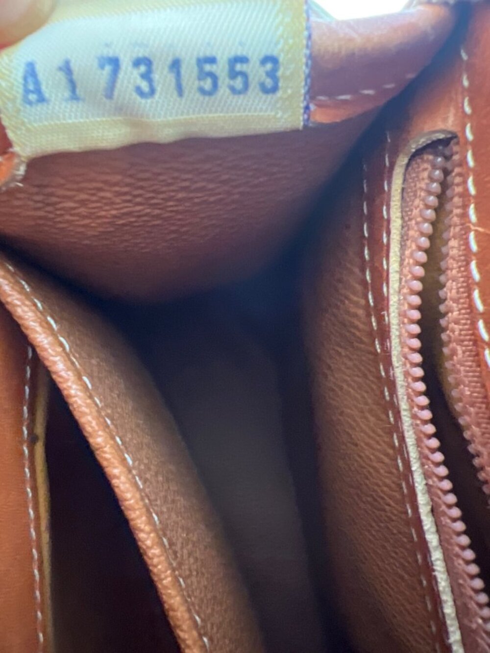 Dooney & Bourke Vintage Navy & Brown Pebble Leather Crossbody Bag With Adjustabl - Picture 12 of 13